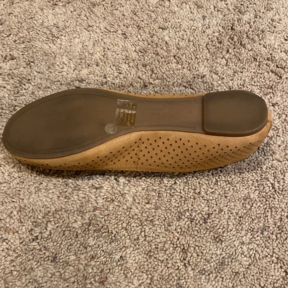 Lucky Brand Flats Diamond Pinhole Design, Sz 8, Color Tan, Ready for Spring EUC - Picture 6 of 14